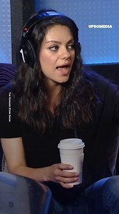 Mila Kunis a travaillé depuis petite et a pu s'élever depuis le bas, mais pour ses parents, elle sera toujours leur petite fille et ils ne la laisseront rien payer, même si elle a tout l'argent du monde #entretenews #célébrité #hollywood #ragots #parents | Icônes