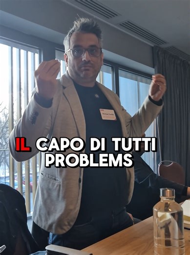 Știi care e cea mai mare problemă a unui constructor în șantier? Nu când se strică utilajul. Ci când primești vestea care te lovește mai rău decât orice defecțiune: „Piesa nu se mai fabrică.” Așa spun majoritatea furnizorilor. 👉 Michael însă nu se dă bătut. Când alții închid telefonul, el activează rețeaua lui de furnizori, caută alternative, compatibilități, soluții reale – ca șantierul să nu se oprească și banii să nu se scurgă. Pentru că în construcții nu câștigă cei care renunță primii, ci 