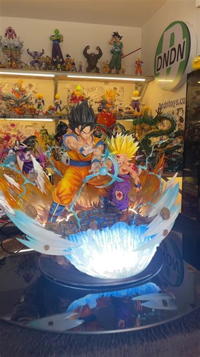 Father-Son Kamehameha Statue - Goku & Gohan