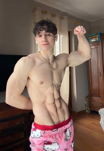 Hello Kitty Comeback: Trends in Fitness and Fashion