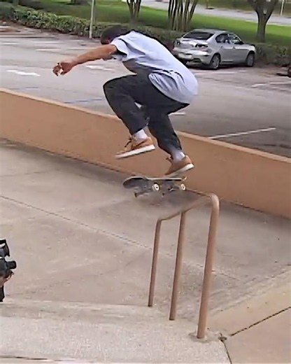 📚 Blake Carpenter goes off in "Rogue Wave"