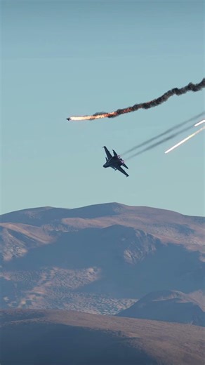 Su-30 Fighter Jet Dominates Battlefield with Powerful Missile Attack.