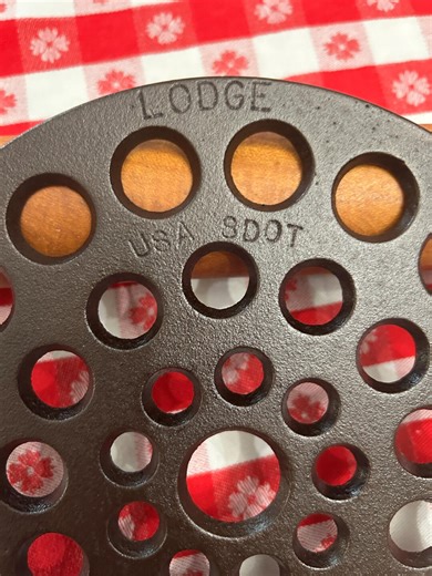 Vintage Lodge Cast Iron Trivet USA 8 SDOT W Feet, for Dutch Oven Roaster or Deep Skillet, 8.25 In. Diameter, Clean Cast Iron Cooking Baking - Etsy