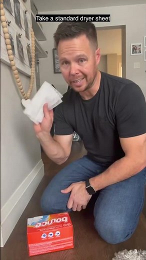 Baseboard cleaning hack with dryer sheets! 🙌 #lifehacks #cleaning #tipsandtricks