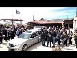 Σπαραγμός στην κηδεία της 28χρονης Κυριακής | NEWSBEAST