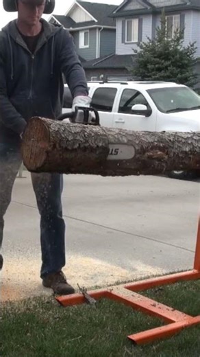 Log Saw Horse Test! Best Way To Cut Firewood!