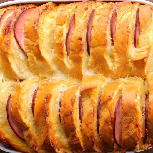 Monte Cristo Breakfast Casserole – Overnight Ham & Cheese French Toast Casserole – super easy to make and tastes amazing! FULL RECIPE: https://www.plainchicken.com/monte-cristo-breakfast-casserole/ | Plain Chicken