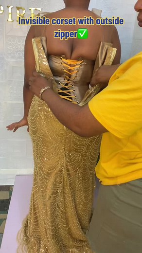 Stylish Invisible Corset with Outside Zipper - Fashion School Students Showcase