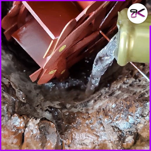 145K views · 824 reactions | Handcrafted Clay Pot Fountain with Spinning Wheel Inside a Textured Tree-Trunk ⚙️ | RusticKraft | Facebook