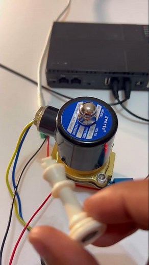 How to control a solenoid valve using 555 timer Bistable mode #arduino #esp32 #555timer #engineering