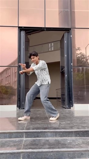 Sab first class hai… Hai na?