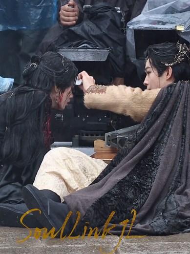 Jingyi Ruirui: Behind the Scenes of Veil of Shadows