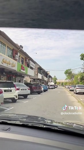 Navigating with Waze and Google Maps: Tips and Links