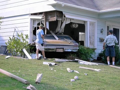 "Talladega Nights: The Ballad of Ricky Bobby" crash into house scene