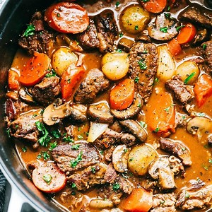 BEST EVER BEEF BOURGUIGNON 🖨HERE: https://therecipecritic.com/beef-bourguignon/ | Tried and True Recipes