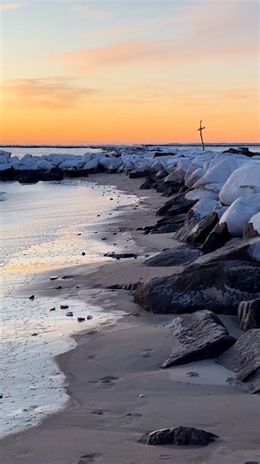 Beautiful morning on the beach in Salisbury mass #Massachusetts #coastalsunrise #sunrise #coast #waves #ocean | Stephen Rideout