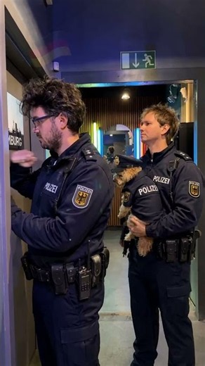 Polizei! Öffnen Sie die Tür! 😂 | Lustiger Deutsch-Dialog