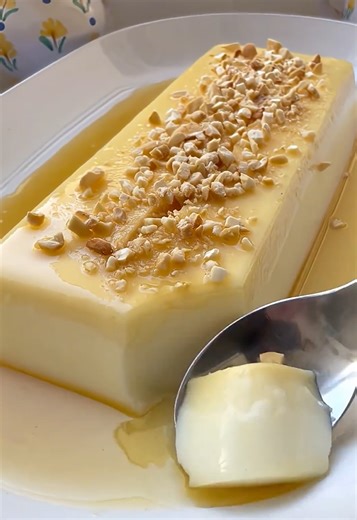 Yogurt flan without oven and eggs – easy and creamy