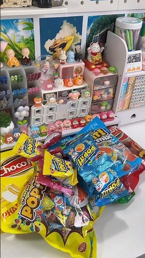 Stop drinking matte latcha to buy a box of cakes #banhkeo #monanngon #review