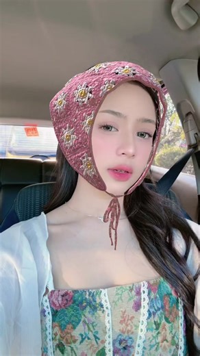 Floral Dress Outfit Inspiration for Casual Moments