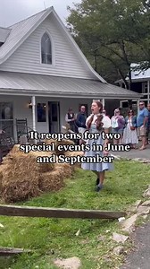 There’s no place like home. Or Land of Oz in Beech Mountain! Tickets 🎟 for this exclusive event are selling out fast so if you want to be off to see the wizard grab yours now and don’t lay down in the poppies! https://www.landofoznc.com/autumnatoz | NC Tripping