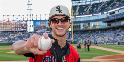 'Your move, home team': Actor Cameli spurns Cubs, throws first pitch for Sox