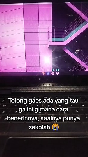 Ada yang tau cara benerinnya 😭😭😭#laptop #layarlaptop #chromebook #layarrusak #tolongbantu 🙏🏻🙏🏻🙏🏻