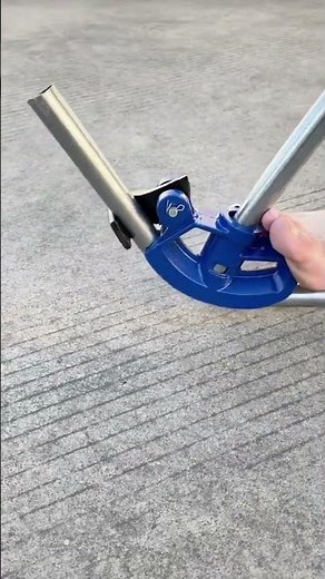 How to Use a Conduit Bender to Bend Steel Pipes