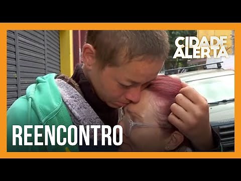 Ex-modelo que vive na ruas da Cracolândia reencontra a mãe