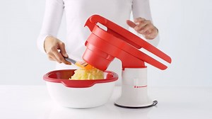 Conheça a linha Fusion Master System! Chega ao Brasil a Linha Gourmert Tupperware com itens incríveis para tornar sua vida na cozinha muito mais fácil. A cada vitrine teremos um item desta novidade. Você vai se sentir um verdadeiro chef de coinha! | Rosiana Náthali