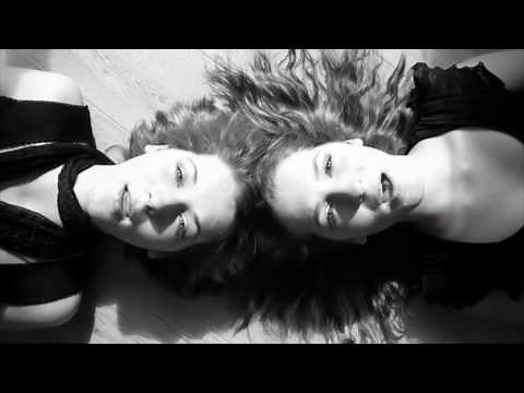 Blackbird - MonaLisa Twins (The Beatles Cover)