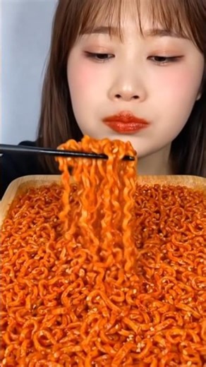Asmer eating🥵, spicy noodles🍜🌶🥵#mukbang #food #noodles