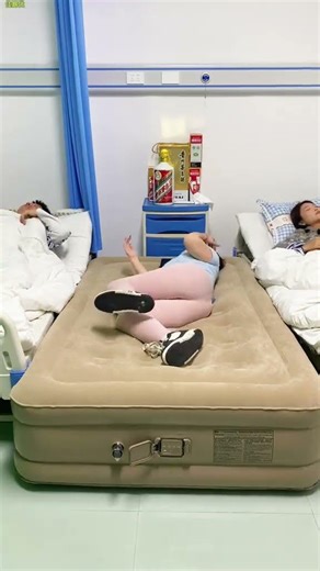 automatic inflatable bed? This bed is easy to store and inflates quickly!