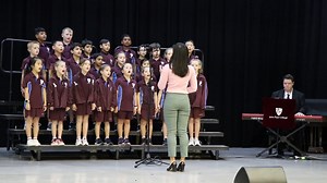 2D YUGAMBEH CHOIR | At our National Reconciliation Week College Assembly in Term Two, 2D sang the National Anthem in Yugambeh language in front of the College. Our little learners had been practising this for quite some time and did a fantastic job! Mrs Tran Mirciov, who has been highlighted as a finalist in the Primary School Teacher of the Year – Non-Government section in the Australian Education Awards 2021, has been embedding indigenous and cultural initiatives into everyday learning in her 