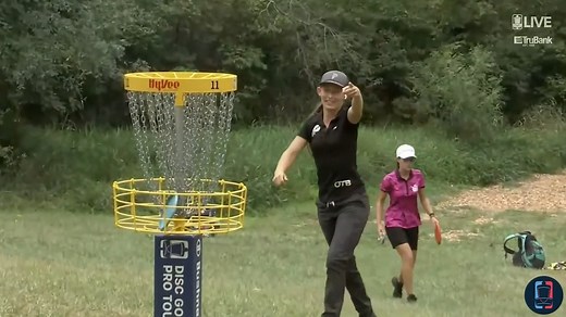 "There's the camera!" 🫵 Paige Pierce goes 60 FT uphill for birdie on 11. | Disc Golf Pro Tour
