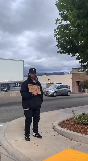 What’s this guys problem Stoughton Ma  | Fall River Nosey Neighbor | Facebook