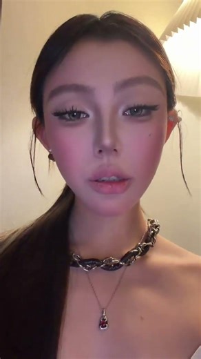 Light European and American Makeup Tutorial - Easy & Flawless