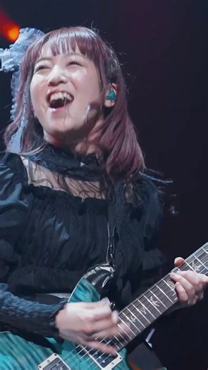 This Guitarist Is A Shred Beast! 🎸#DOLLSBOXX #tomozo