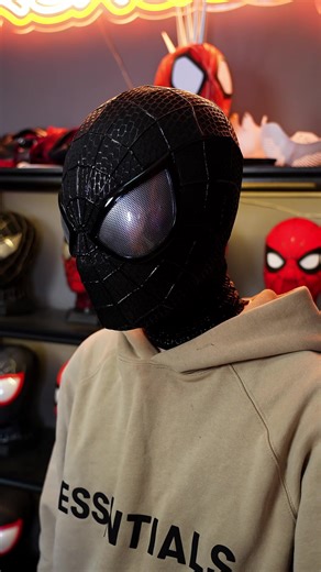 Handmade spiderman mask🕷️#spiderman #spidermanmask #marvel #peterparker #cosplay #tomholland #fyp #theamazingspiderman