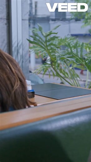 Politike Techne on Instagram: "Apa sebenarnya arti sahabat? Orang yang selalu bersama kita? Atau mereka yang saling menguntungkan? Dalam Lysis karya Plato, Socrates justru membongkar semuanya. Persahabatan, katanya, tidak selalu timbal balik, Kita bisa bersahabat dengan sesuatu yang bahkan tak mencintai kita kembali— seperti kebaikan, atau kebijaksanaan. Persahabatan lahir dari kekurangan dan hasrat: kita bersahabat karena kita belum utuh. Karena kita mencari sesuatu yang baik, yang belum kita m