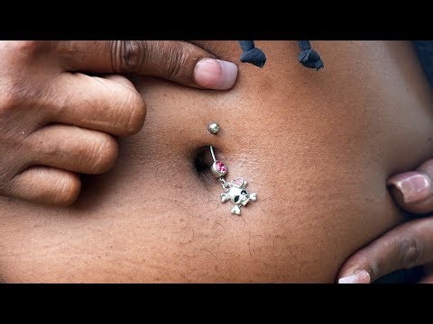 Be in the Halloween Spirit with this Skull Belly Ring!