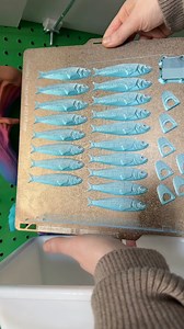 3D Printed Sardine Clickers 🐟 • File Designer/Creator: 3DLunchbox on Patreon. • Filament: - Sardine iSANMATE Silk Lake Green Silver - Box Bottom iSANMATE Matte Mint Green - Top iSANMATE Matte Sky Blue & Kingroon Blue | Wicked Winks