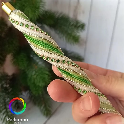 Christmas Icicle made of glass beads * Green decoration * Ornament with Strass * Crocheted gift