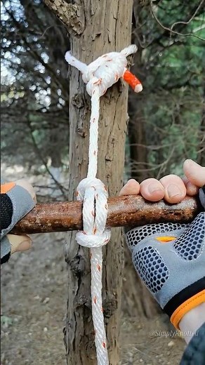 Heavy-Duty Hauling! ⚪️🪵 The essential toggle knot for rope ladders and pulling weights.