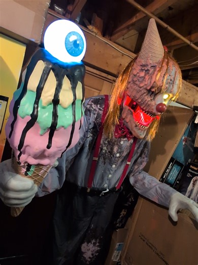 Clown Animatronic Demo at Haunted Hill Farm