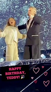 🎉✨ Yesterday was a very special day – Theodora Rose Williams, lovingly known as Teddy, celebrated her 13th birthday! 🥳💖 Robbie & Ayda’s daughter is officially a teenager now! 🎂🎁 Happy Birthday, Teddy! 🌸💫 Wishing you joy, laughter, and all the magic this new chapter brings 💕 Source: @dreamsrobbie #HappyBirthdayTeddy #TeenagerVibes #TheodoraRoseWilliams #RobbieWilliamsFamily #CelebrationTime 🎈 | Robbie Williams • The Unforgettable Concert