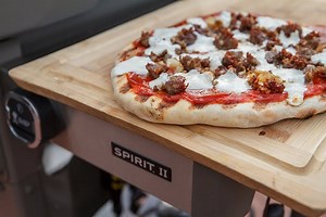 9 Steps To Grilling A Pizza | Tips & Techniques