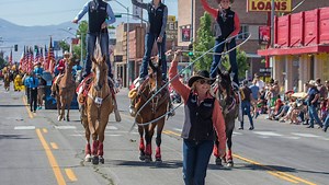 Wagons, bulls, horses: Reno Rodeo Parade has it all, and crowds love it