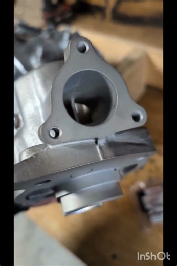 installing the CR85r piston pt1 #honda #hondadirtbike #cr
