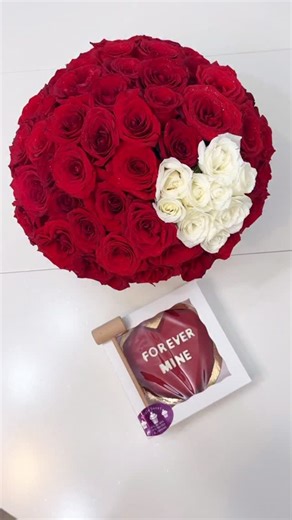 TripleSweet 🧁 | L ❤️ V E Chocolate Breakable Heart and Roses . . #trendinglove #2026trends ##chocolatelove #flowerlove | Instagram